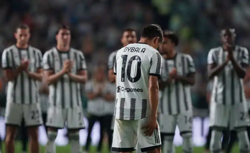 le lacrime di paulo dybala mentre saluta la juventus 2