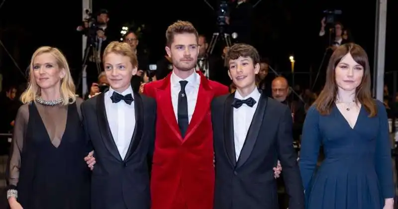 red carpet   close   di lukas dhont 