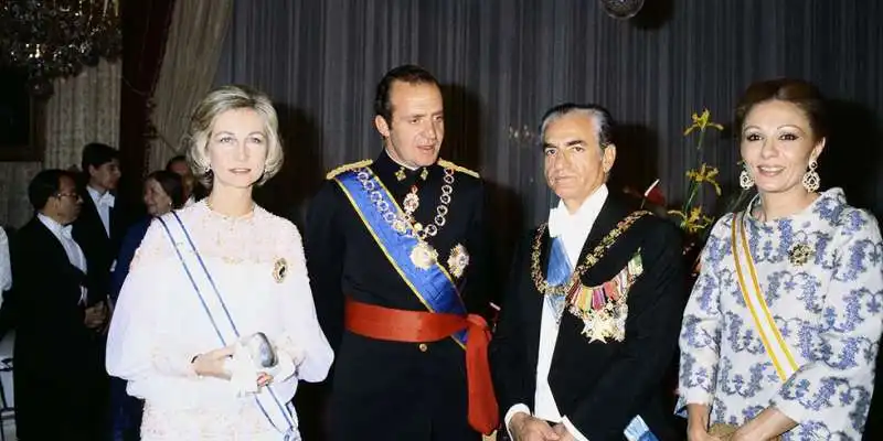 regina sofia re juan carlos reza pahlavi e farah diba