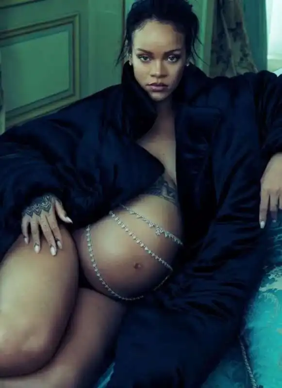 rihanna su vogue 3