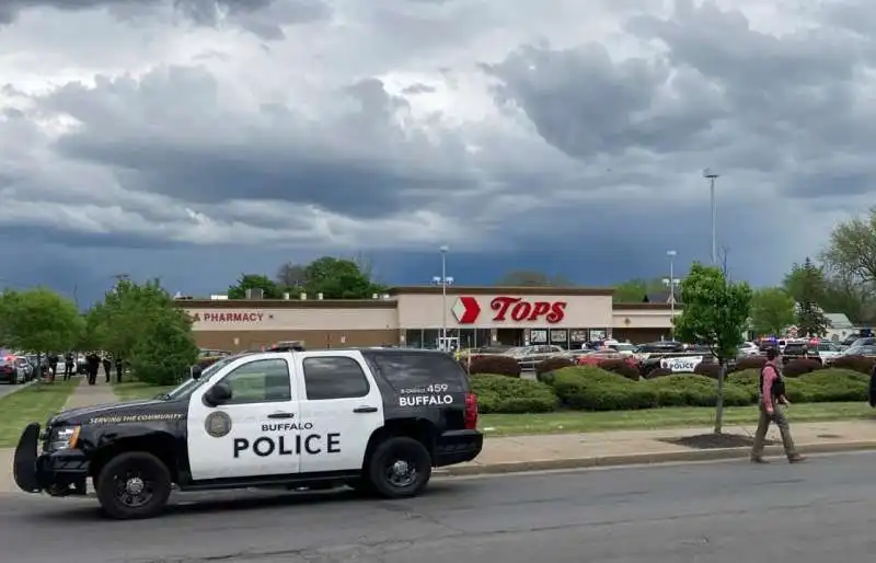 strage in un supermercato di buffalo 2