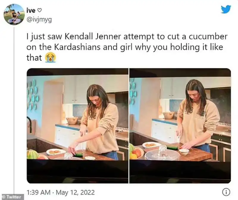 tweet su kendall jenner che taglia un cetriolo 2