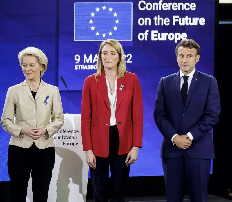 ursula von der leyen roberta metsola emmanuel macron 