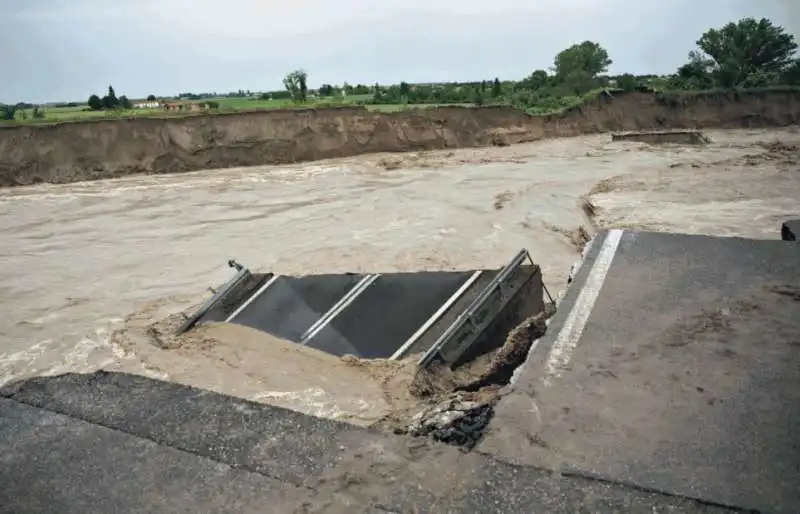 ALLUVIONE IN EMILIA ROMAGNA