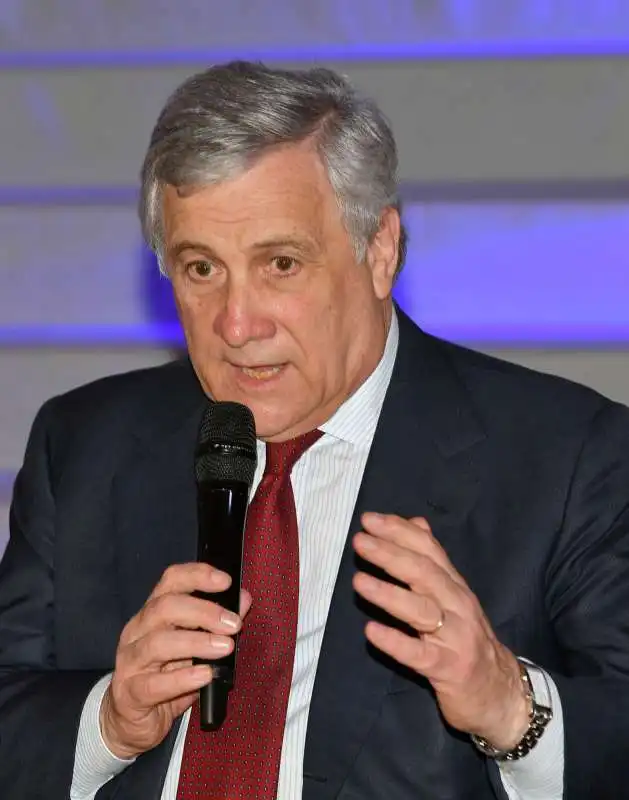 antonio  tajani foto mezzelani gmt 480 