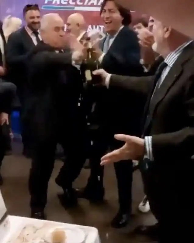 aurelio de laurentiis festeggia il compleanno prima della finale di coppa italia 3