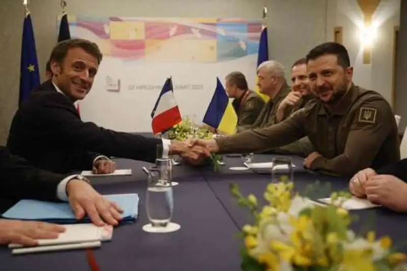  emmanuel macron volodymyr zelensky g7 hiroshima