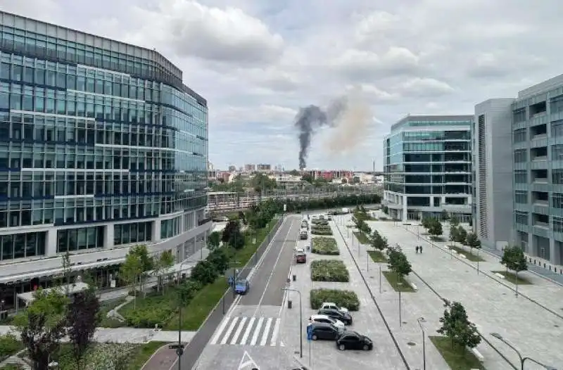 esplosione in centro a milano   4