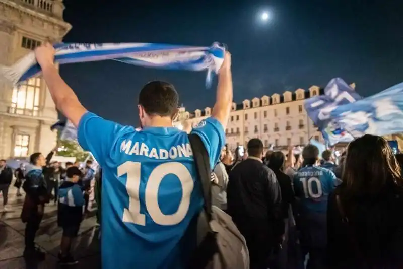 festa scudetto dei tifosi napoletani a torino 7