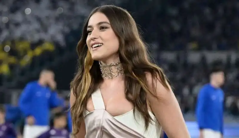 GAIA GOZZI CANTA L INNO DI MAMELI DURANTE LA FINALE DI COPPA ITALIA  