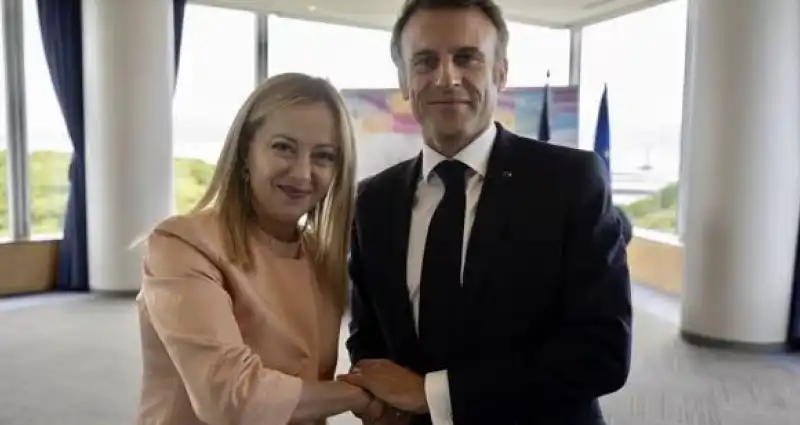 GIORGIA MELONI EMMANUEL MACRON AL G7 DI HIROSHIMA