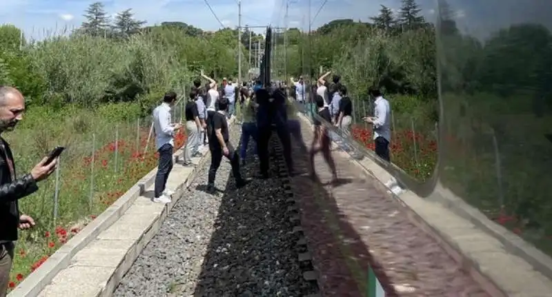 guasto treno roma milano 