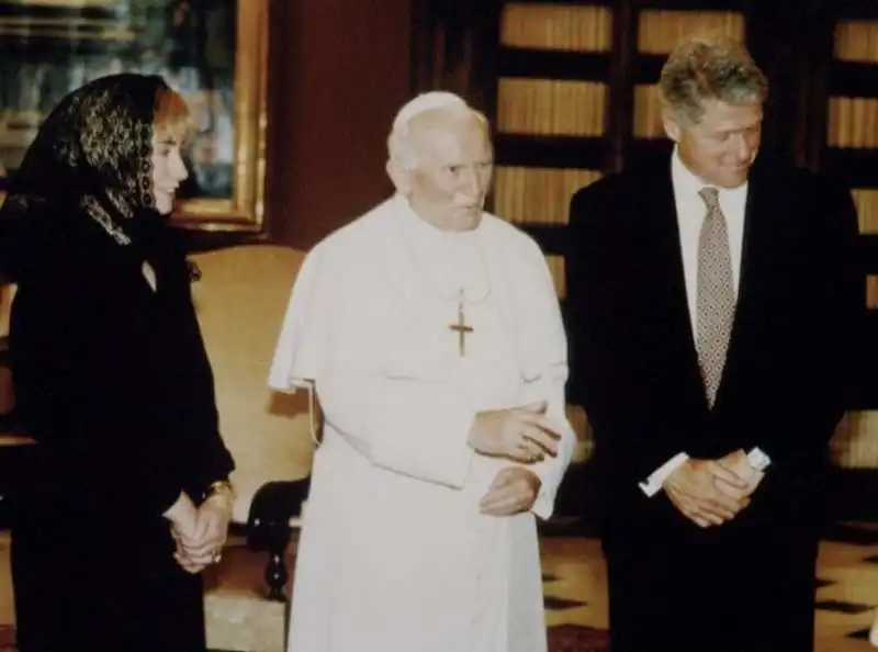 hillary e bill clinton e papa giovanni paolo ii