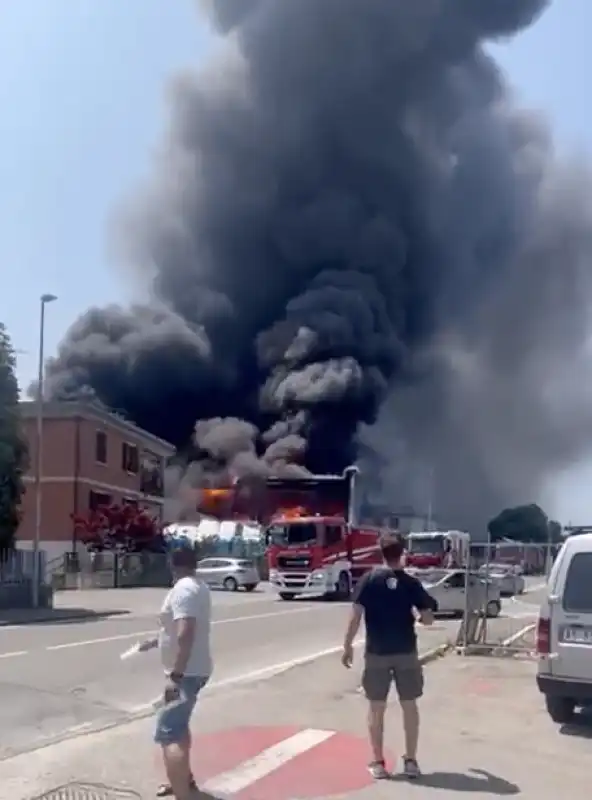 incendio fabbrica a fidenza 8