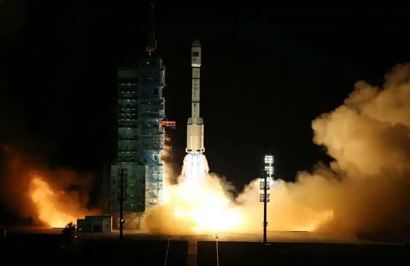 LANCIO DELLA NAVICELLA CINESE SHENZHOU 16