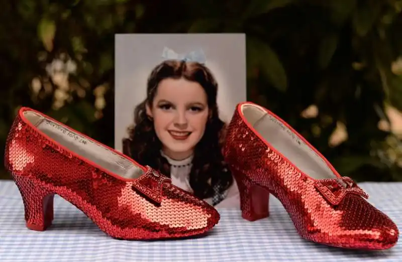 LE SCARPE CHE JUDY GARLAND HA INDOSSATO NEL FILM IL MAGO DI OZ