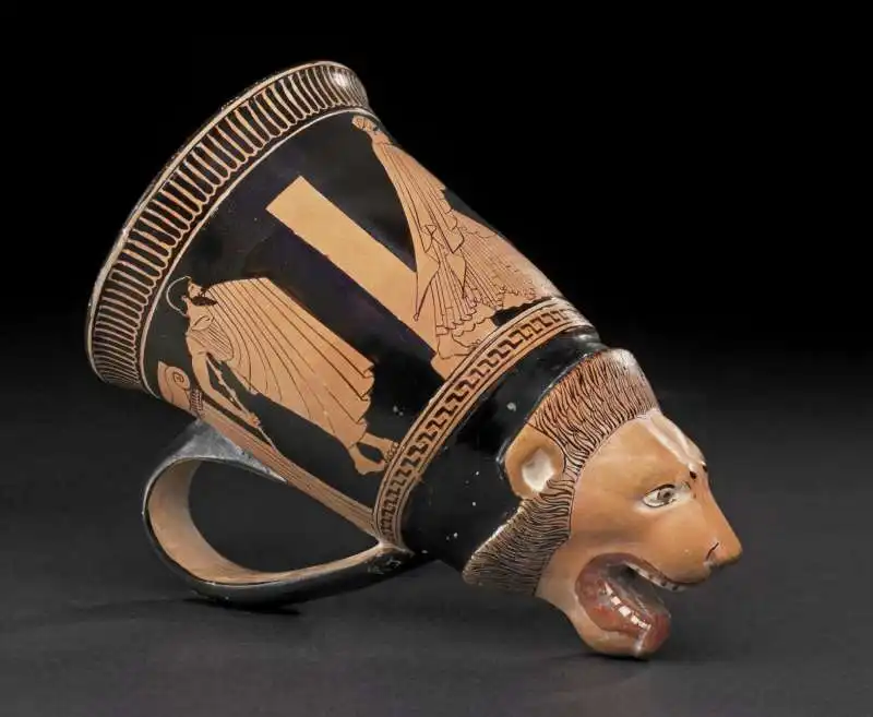 lion head drinking cup 