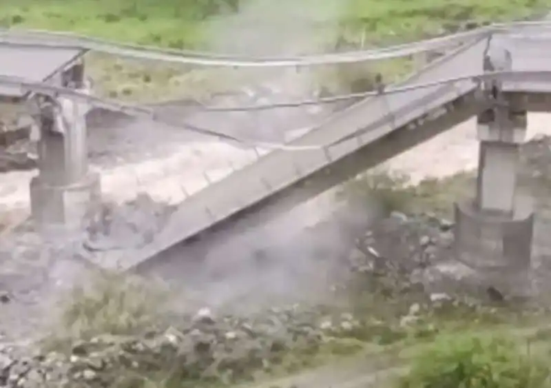 longobucco   crollo del viadotto sulla sila mare   3