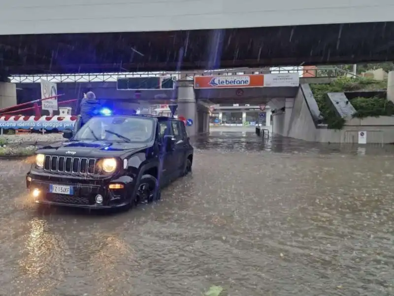 maltempo e allagamenti a riccione 8