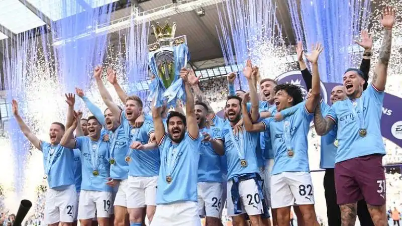 manchester city vince la premier league 10