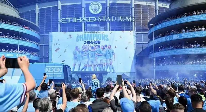 manchester city vince la premier league 8