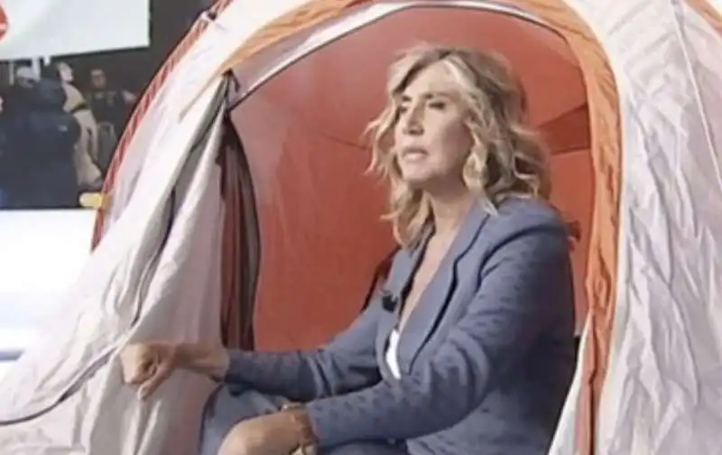 myrta merlino in tenda 2