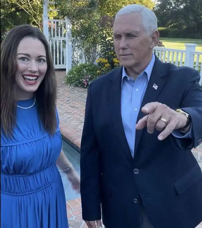 noelle dunphy  mike pence 