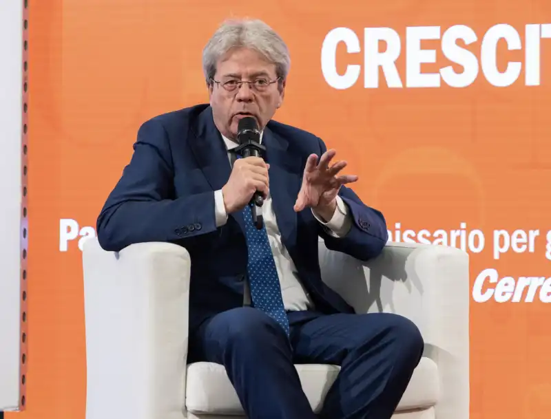 paolo gentiloni al festival dell economia di trento 2