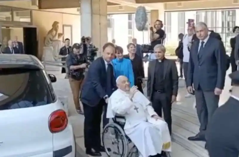 PAPA FRANCESCO VISITA A SAXA RUBRA