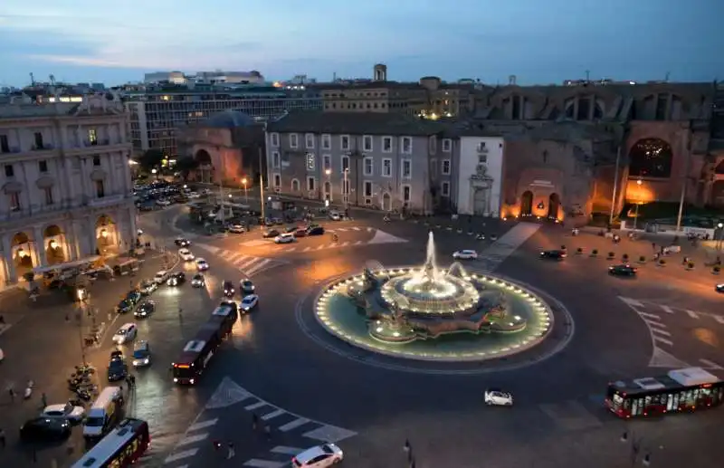 piazza della repubblica vista dalla terrazza di palazzo naiadi  foto di bacco