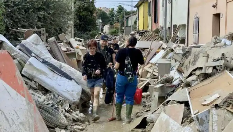 RIFIUTI ALLUVIONE EMILIA ROMAGNA  