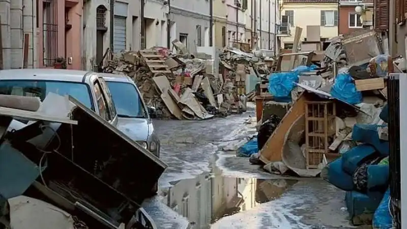 RIFIUTI ALLUVIONE EMILIA ROMAGNA  