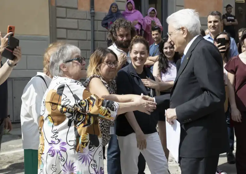 sergio mattarella visita le zone colpite dall alluvione in emilia romagna 3