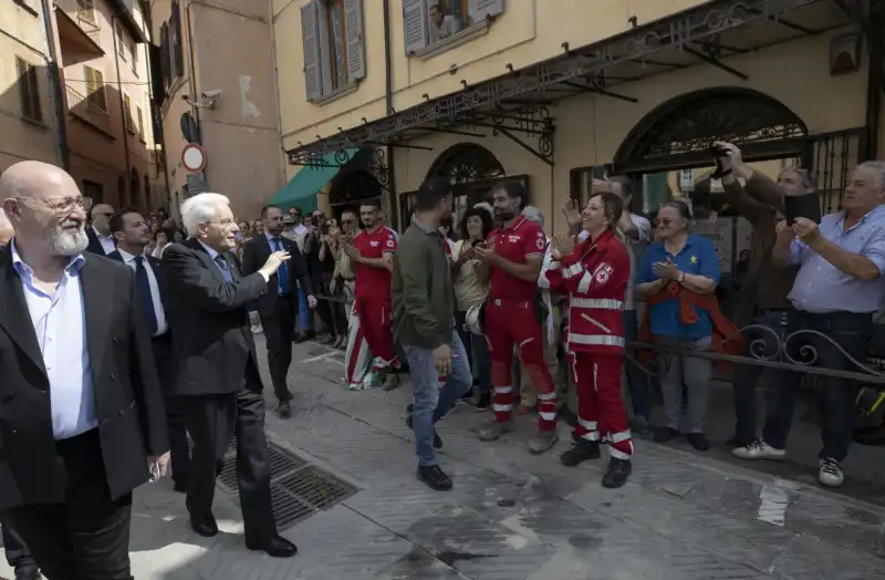 sergio mattarella visita le zone colpite dall alluvione in emilia romagna 9