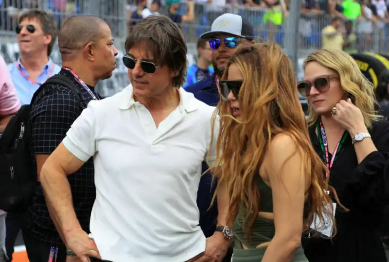 Shakira con tom cruise