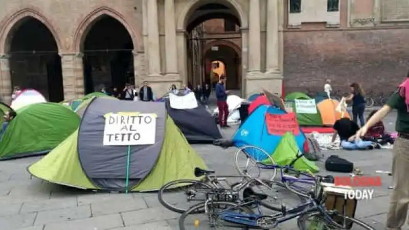 studenti in tenda all universita di bologna 6