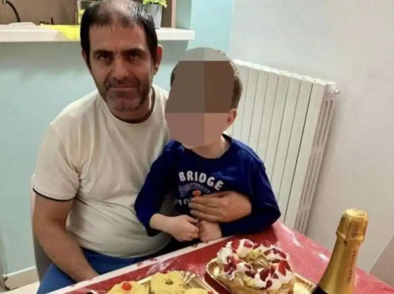 TAULANT MALAJ CON IL FIGLIO 