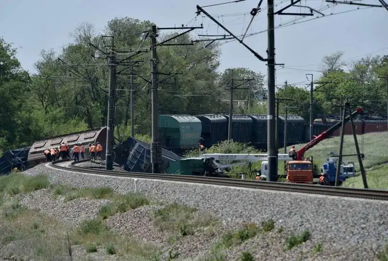 treno deragliato in crimea   2