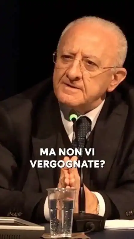 vincenzo de luca contro giorgia meloni  7