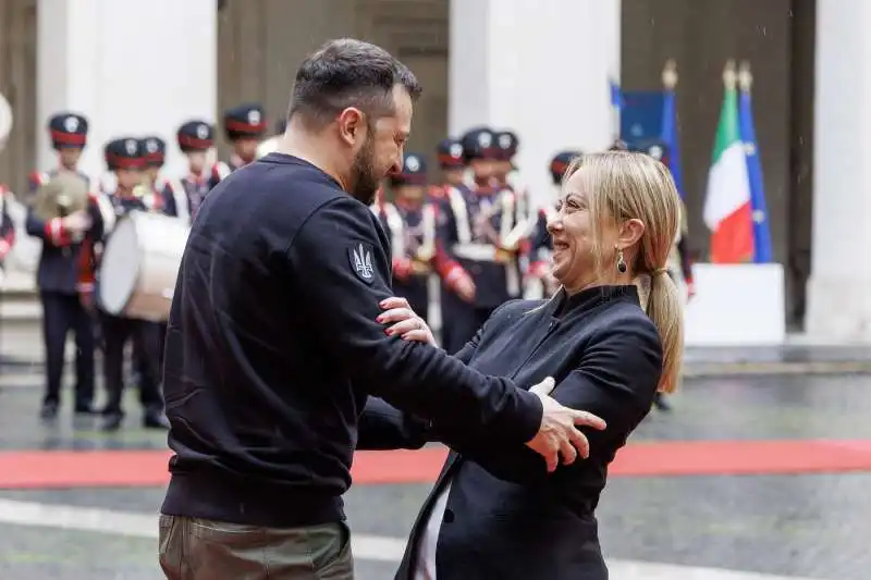 volodymyr zelensky e giorgia meloni  a palazzo chigi   9