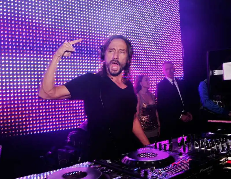 BOB SINCLAR