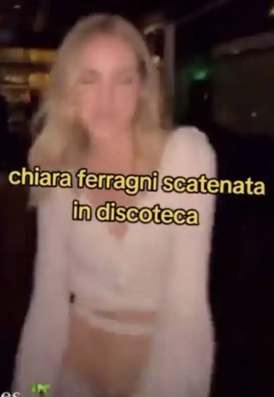 chiara ferragni in discoteca   2