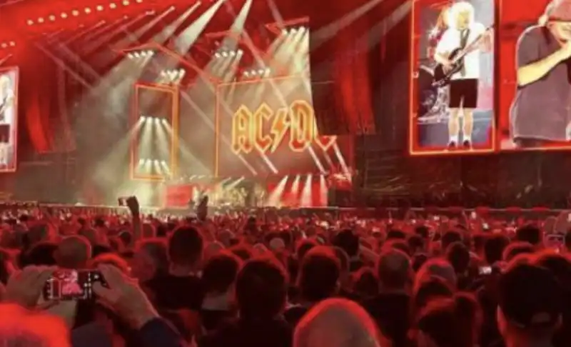  concerto degli ac dc a reggio emilia 12