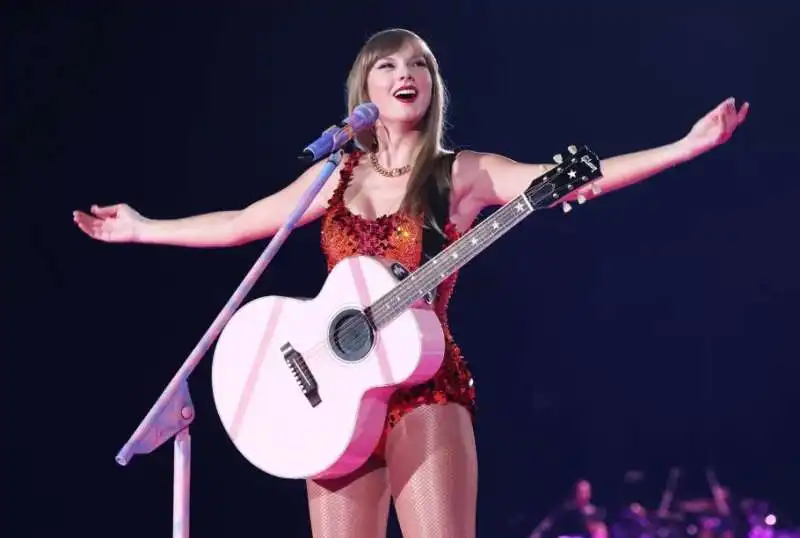 concerto di taylor swift a parigi  6