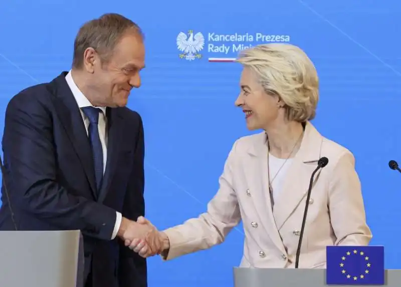 donald tusk   ursula von der leyen  