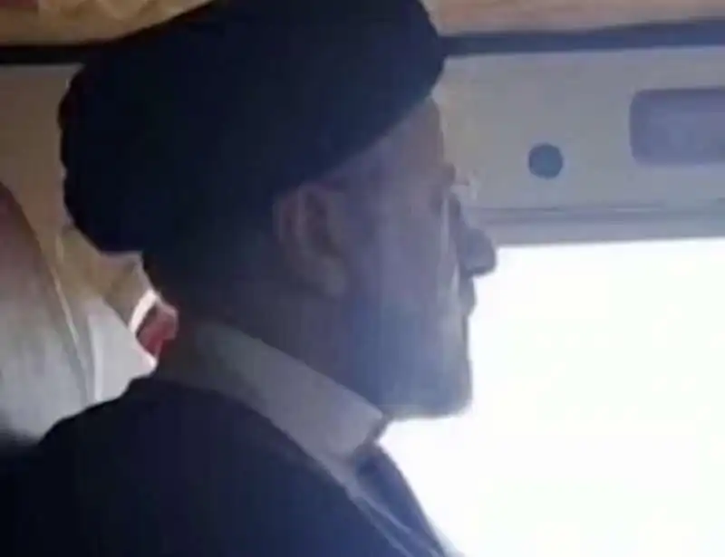 ebrahim raisi in elicottero prima dello schianto 