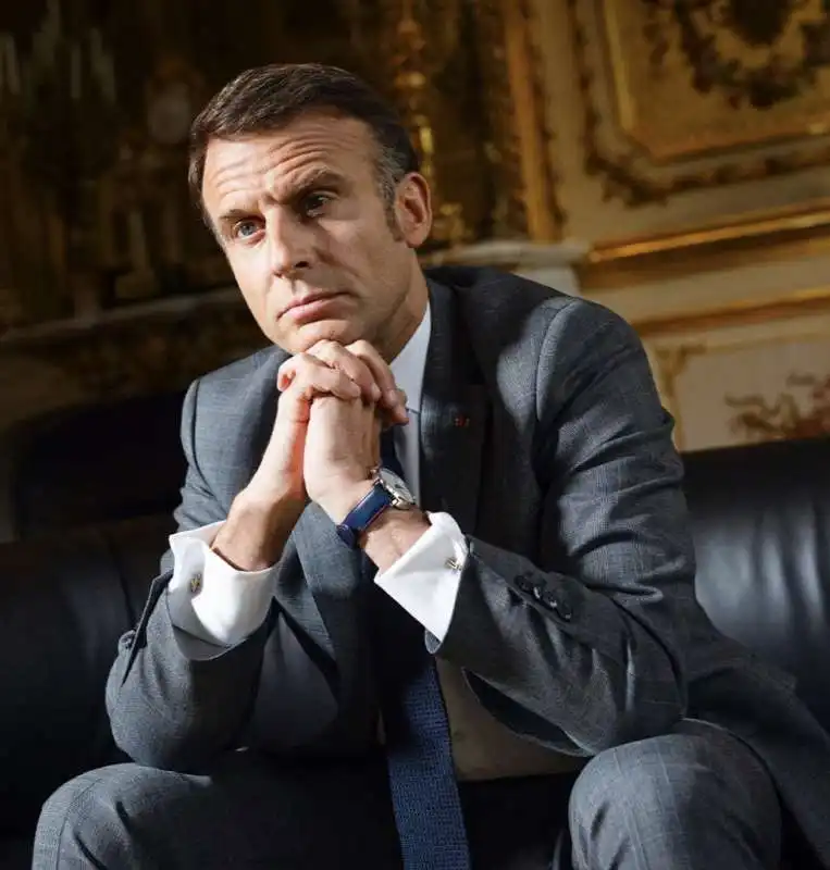 emmanuel macron intervistato dall economist.  