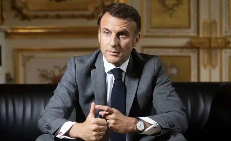 emmanuel macron intervistato dall economist