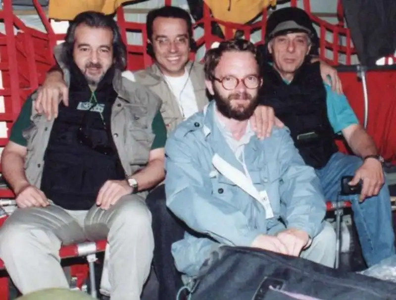 EVERARDO BOLLETTA E FRANCO DI MARE A SARAJEVO NEL 1993 CON LA TROUPE