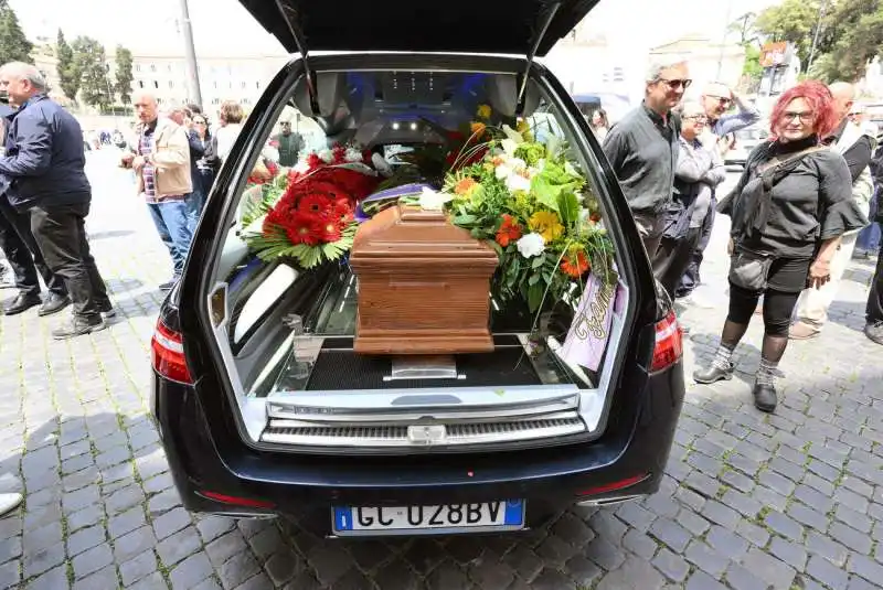 funerali luciano di bacco   foto mezzelani gmt1